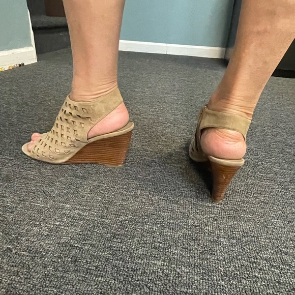 Size 8 - Picture 5 of 7